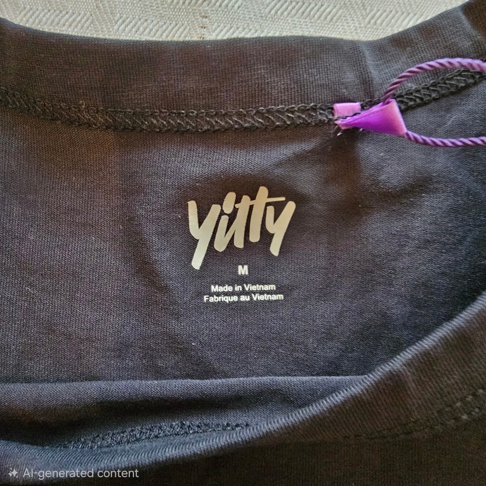 Yitty Slouchy Tee Women Size M Iconic Black  NWT‎